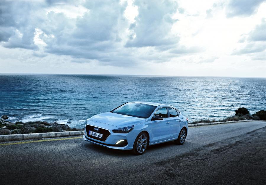  Hyundai i30 Fastback (PD) 2017 года  (WW) (фото 32 из 51)